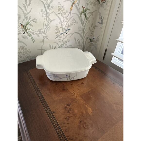 Corning Ware Shadow Iris 1 Liter Casserole Dish With Rubber Lid - Picture 1 of 10